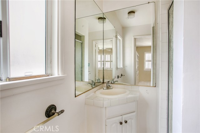 933 27th Street, Manhattan Beach, California 90266, 3 Bedrooms Bedrooms, ,2 BathroomsBathrooms,Residential,Sold,27th,PW20108173