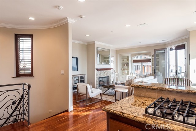 319 24th Street, Manhattan Beach, California 90266, 3 Bedrooms Bedrooms, ,3 BathroomsBathrooms,Residential,Sold,24th,SB21092556