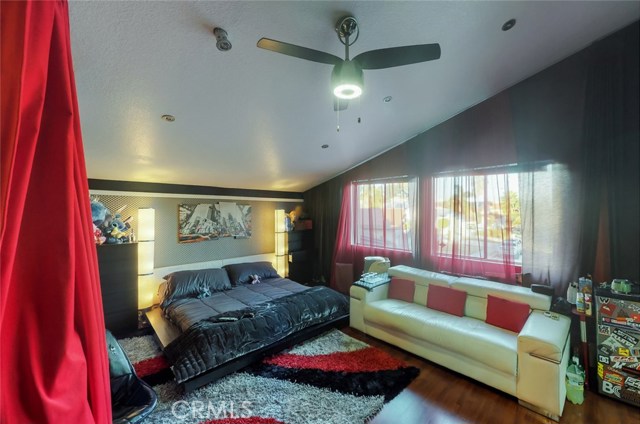 5 Bed Home for Sale in Hawthorne, California