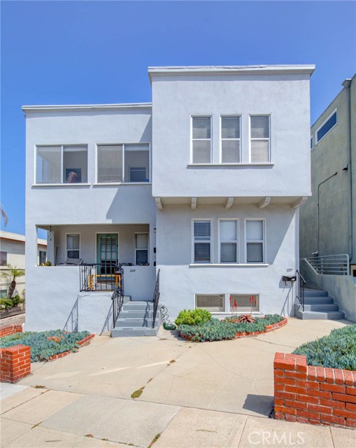 223 24th, Hermosa Beach, California 90254, ,Residential Income,Sold,24th,SB19132395