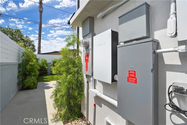 2504 Fisk Ln, Redondo Beach, California 90278, 4 Bedrooms Bedrooms, ,3 BathroomsBathrooms,Residential,Sold,Fisk Ln,DW21052780