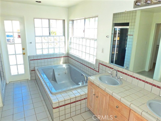 1726 Mathews Avenue, Manhattan Beach, California 90266, 4 Bedrooms Bedrooms, ,4 BathroomsBathrooms,Residential,Sold,Mathews,PW20042741