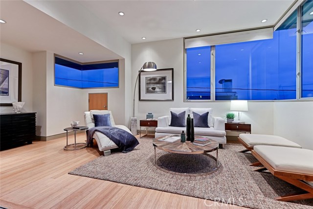 324 17th Street, Manhattan Beach, California 90266, 4 Bedrooms Bedrooms, ,4 BathroomsBathrooms,Residential,Sold,17th,SB17118466