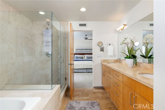 407 11th Street, Hermosa Beach, California 90254, 3 Bedrooms Bedrooms, ,2 BathroomsBathrooms,Residential,Sold,11th,SB20123625