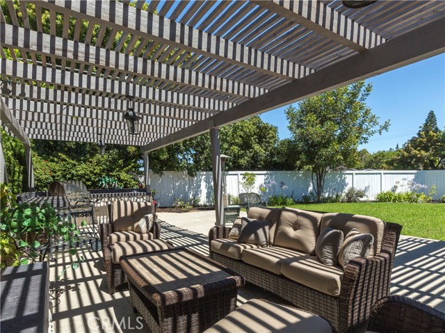 1811 Santa Rena Drive, Rancho Palos Verdes, California 90275, 4 Bedrooms Bedrooms, ,3 BathroomsBathrooms,Residential,Sold,Santa Rena,PV17155978