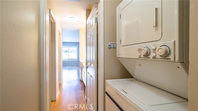 1321 Beryl Street, Redondo Beach, California 90277, 2 Bedrooms Bedrooms, ,2 BathroomsBathrooms,Residential,Sold,Beryl,SB20091462