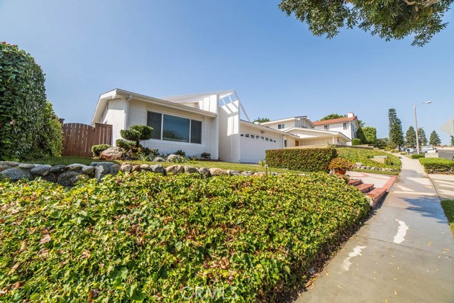 27803 Longhill Drive, Rancho Palos Verdes, California 90275, 4 Bedrooms Bedrooms, ,2 BathroomsBathrooms,Residential,Sold,Longhill,SB17188464