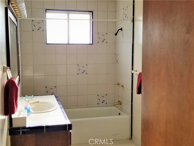 600 26th Street, Manhattan Beach, California 90266, 3 Bedrooms Bedrooms, ,2 BathroomsBathrooms,Residential,Sold,26th,OC21136993