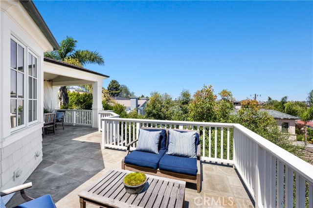 877 8th Street, Manhattan Beach, California 90266, 6 Bedrooms Bedrooms, ,4 BathroomsBathrooms,Residential,Sold,8th,SB21096044