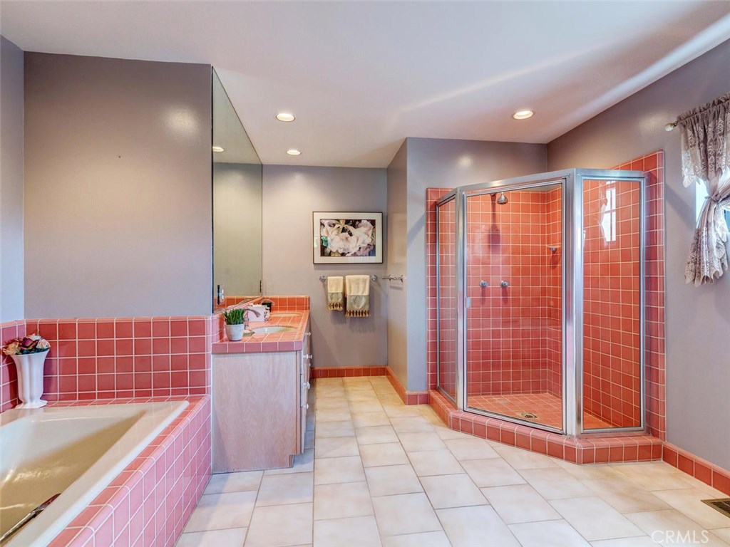 Photo for 1341 RAYMOND Avenue, Glendale, CA 91201 - Listing #SR-19221422 1341 RAYMOND Avenue, Glendale, CA 91201