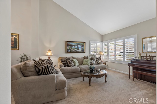 5 Bed Home for Sale in Saugus, California