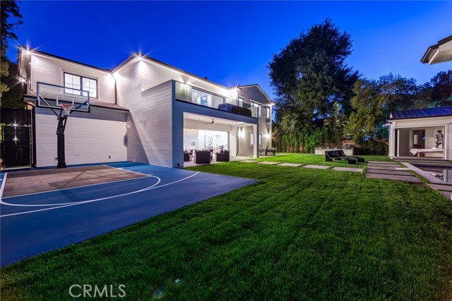 5 Bed Home for Sale in Encino, California