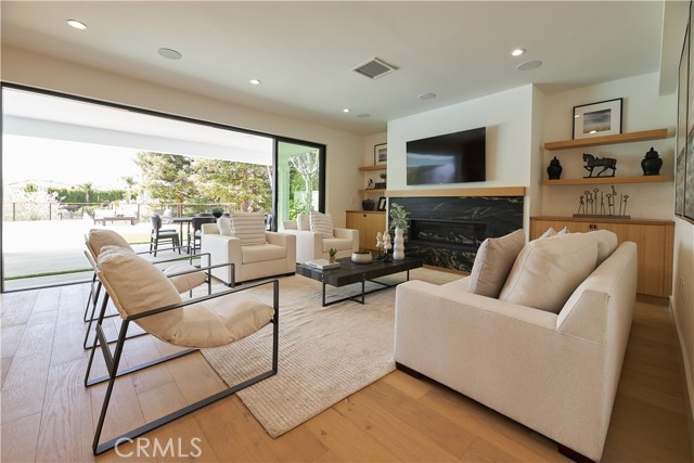 5 Bed Home for Sale in Encino, California