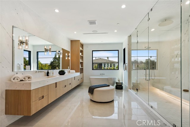 5 Bed Home for Sale in Encino, California