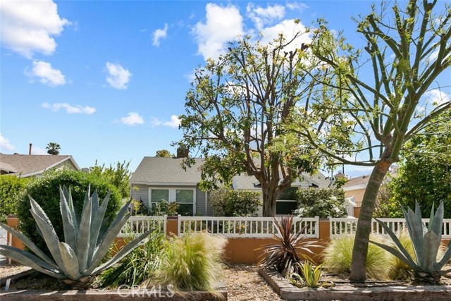 2 Bed Home for Sale in Van Nuys, California