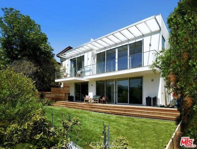 Photo of 631 Las Lomas Avenue, Pacific Palisades, CA 90272