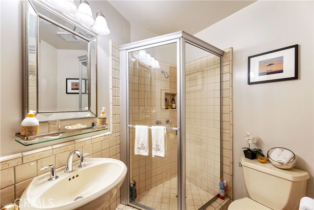 1104 Steinhart Avenue, Redondo Beach, California 90278, 3 Bedrooms Bedrooms, ,2 BathroomsBathrooms,Residential,Sold,Steinhart,SR19169285