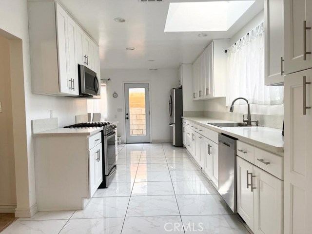 6 Bed Home for Sale in Granada Hills, California
