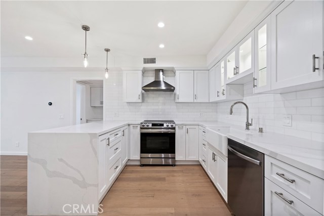 1 Bed Home for Sale in Sherman Oaks, California
