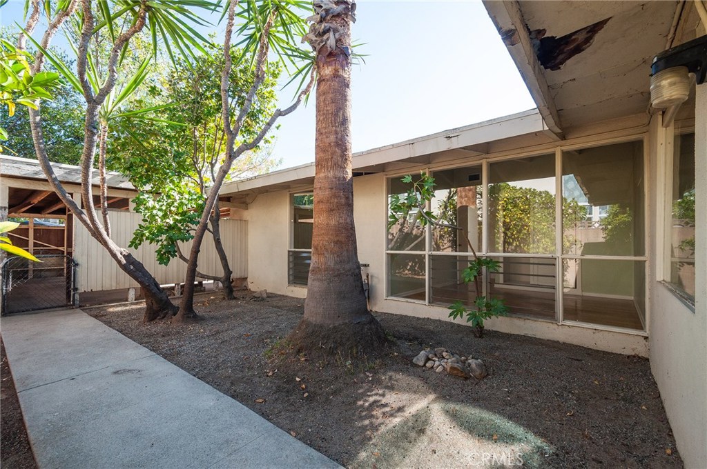 Photo for 9743 PALI Avenue, Tujunga, CA 91042 - Listing #SR-19267232 9743 PALI Avenue, Tujunga, CA 91042