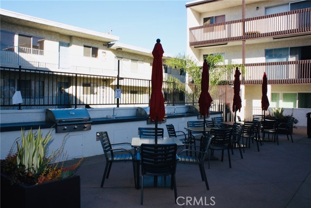 1 Bed Home for Sale in Encino, California