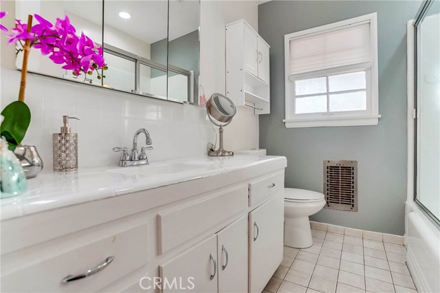 4 Bed Home for Sale in Valley Village, California