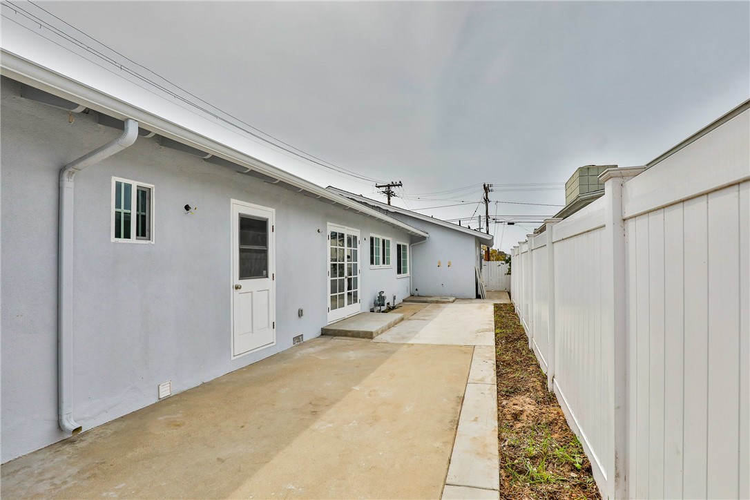 1257 11th Street, Manhattan Beach, California 90266, 4 Bedrooms Bedrooms, ,3 BathroomsBathrooms,Residential,Sold,11th,SR21075874