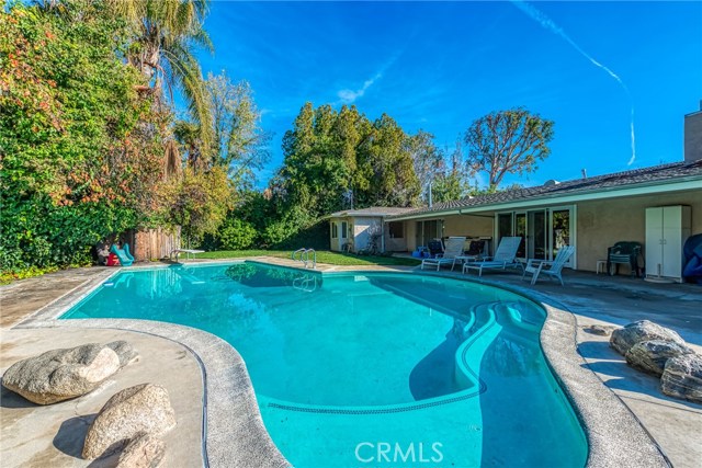 5 Bed Home for Sale in Encino, California