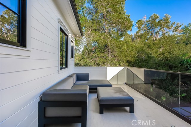 5 Bed Home for Sale in Encino, California