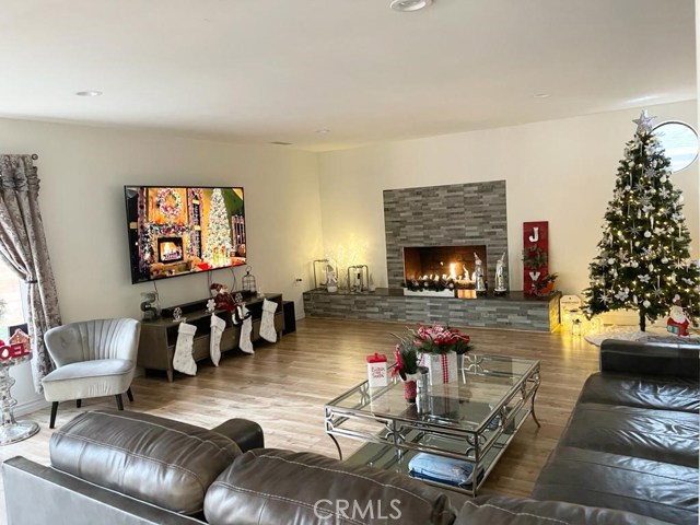 6 Bed Home for Sale in Granada Hills, California