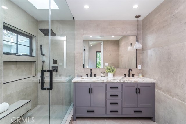4 Bed Home for Sale in Studio City, California