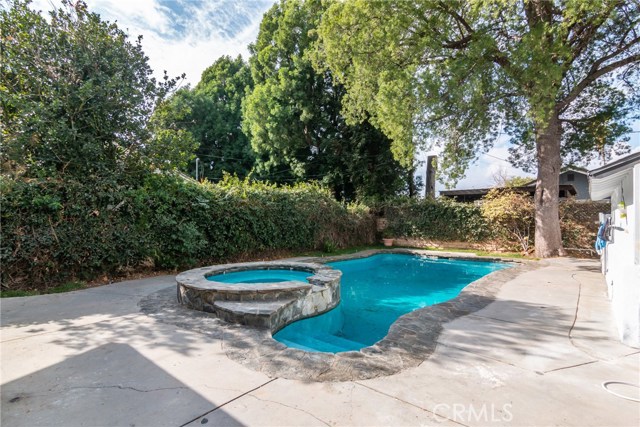 4 Bed Home for Sale in Van Nuys, California