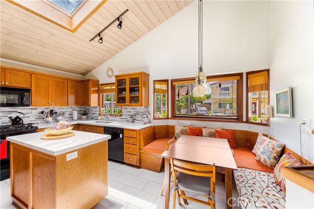 1104 Steinhart Avenue, Redondo Beach, California 90278, 3 Bedrooms Bedrooms, ,2 BathroomsBathrooms,Residential,Sold,Steinhart,SR19169285