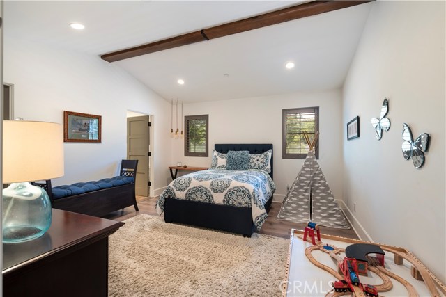 4 Bed Home for Sale in Sherman Oaks, California