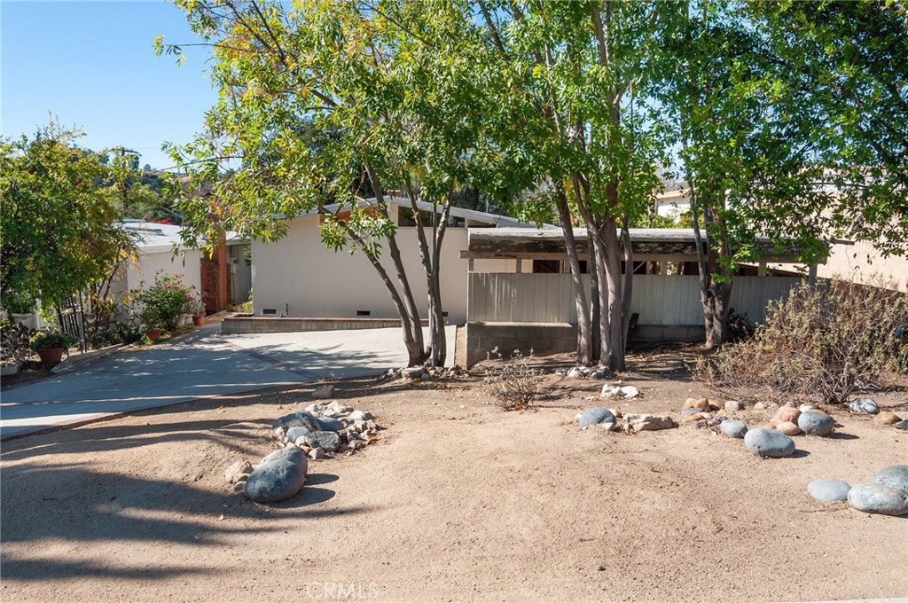 Photo for 9743 PALI Avenue, Tujunga, CA 91042 - Listing #SR-19267232 9743 PALI Avenue, Tujunga, CA 91042