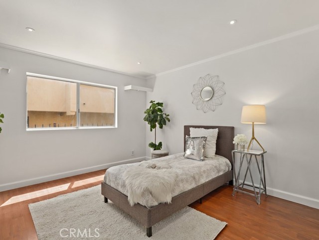 2 Bed Home for Sale in Encino, California