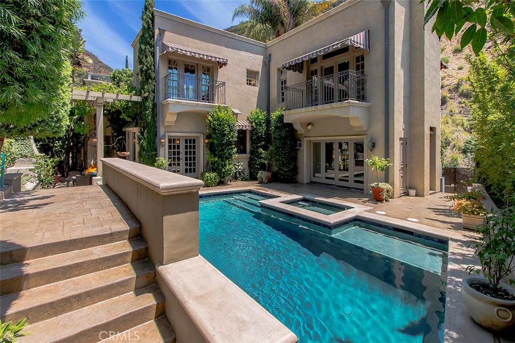 Photo of 1454 BENEDICT CANYON DRIVE, Beverly Hills, CA 90210