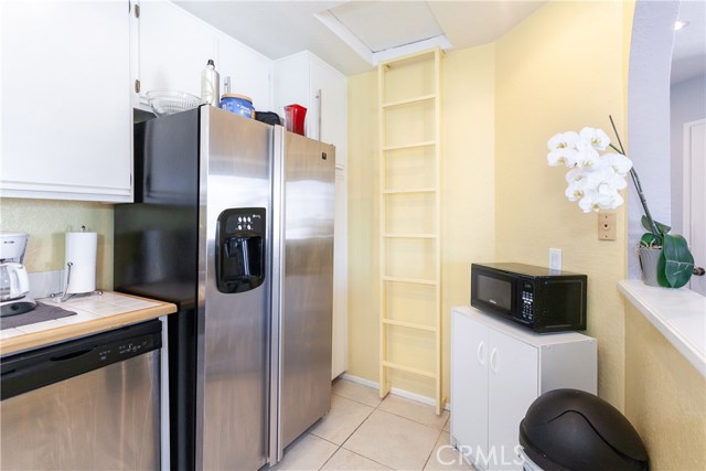 2 Bed Home for Sale in Valley Village, California