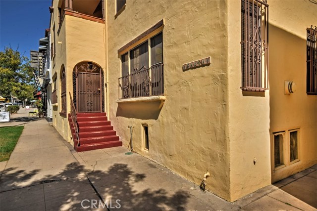  Income Home for Sale in Silver Lake, California