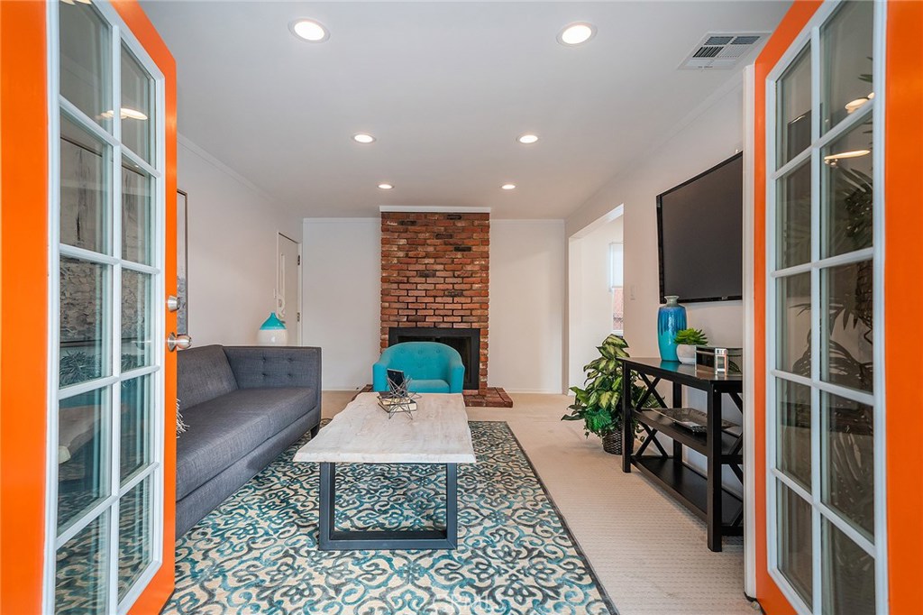 Photo for 6916 Beckett Street, Tujunga, CA 91042 - Listing #SR-19276702 6916 Beckett Street, Tujunga, CA 91042