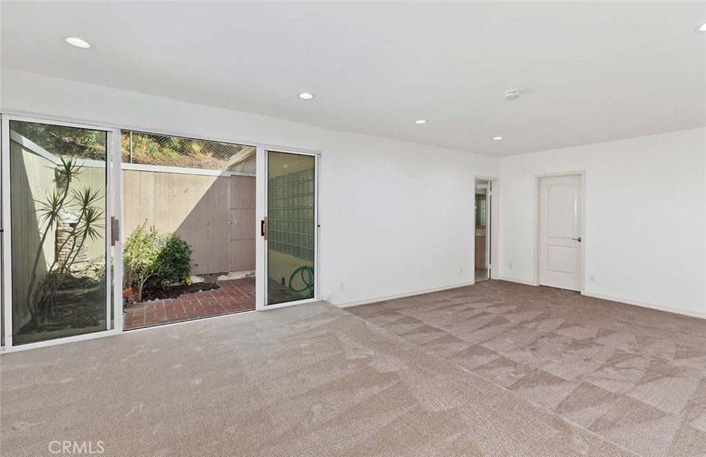 Photo for 648 ROBIN GLEN Drive, Glendale, CA 91202 - Listing #SR-19227329 648 ROBIN GLEN Drive, Glendale, CA 91202