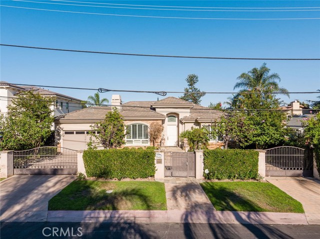 6 Bed Home for Sale in Sherman Oaks, California