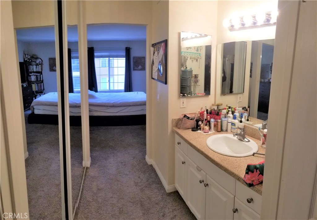 Photo for 21500 BURBANK Boulevard, 305, Woodland Hills, CA 91367 - Listing #SR-19282412 21500 BURBANK Boulevard, 305, Woodland Hills, CA 91367