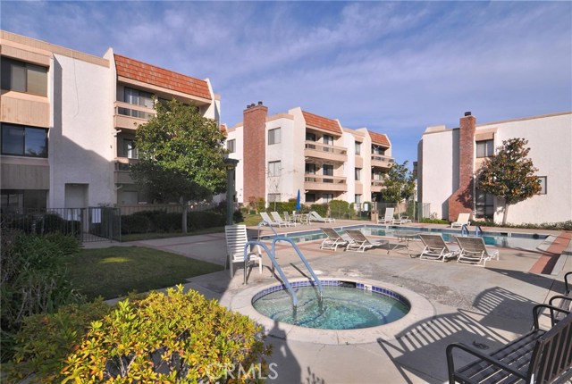 2 Bed Home for Sale in Encino, California