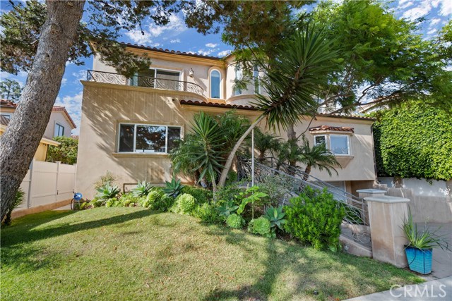 817 Garnet Street, Redondo Beach, California 90277, 3 Bedrooms Bedrooms, ,3 BathroomsBathrooms,Residential,Sold,Garnet,SR20234733