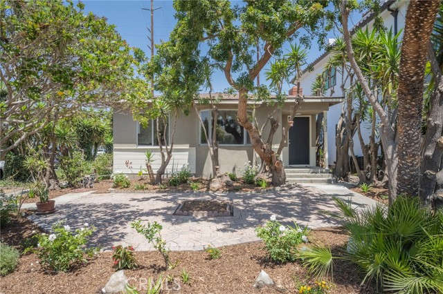 Detail Gallery Image 1 of 1 For 2032 Walgrove Ave, Los Angeles,  CA 90066 - 3 Beds | 2 Baths