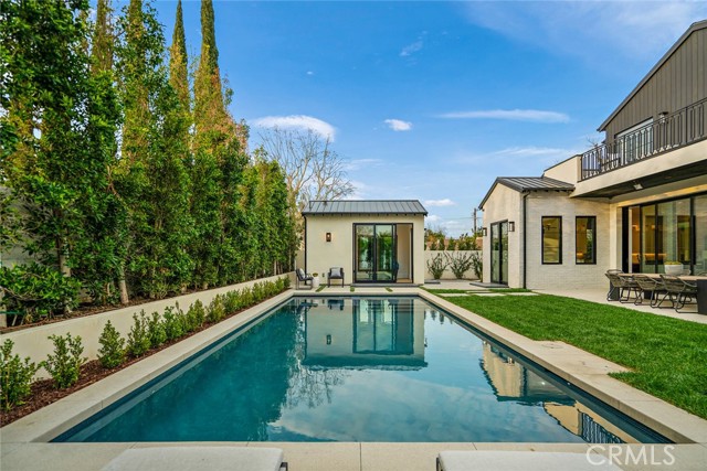 5 Bed Home for Sale in Encino, California