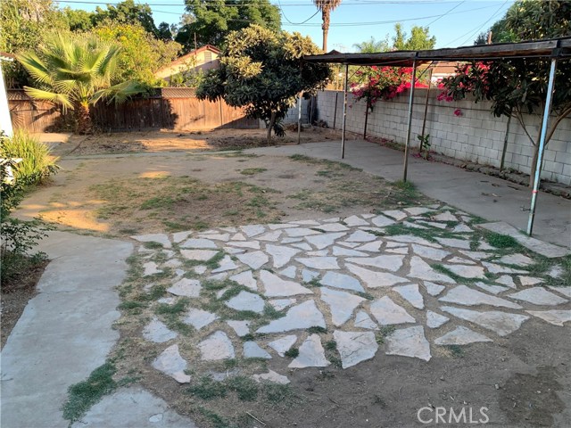 2 Bed Home for Sale in San Fernando, California