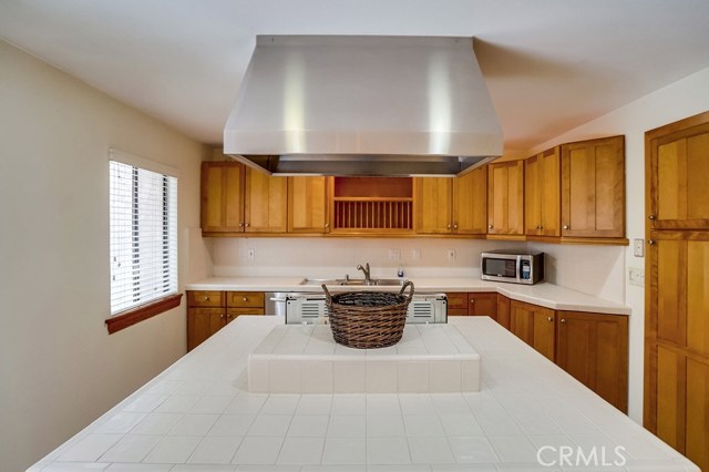 511 Meyer Lane, Redondo Beach, California 90278, 2 Bedrooms Bedrooms, ,1 BathroomBathrooms,Residential,Sold,Meyer,SR19152938