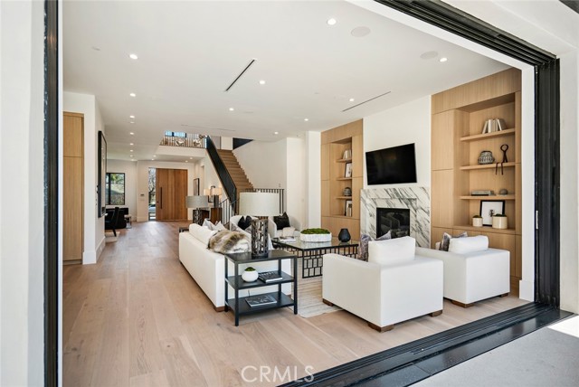 5 Bed Home for Sale in Encino, California